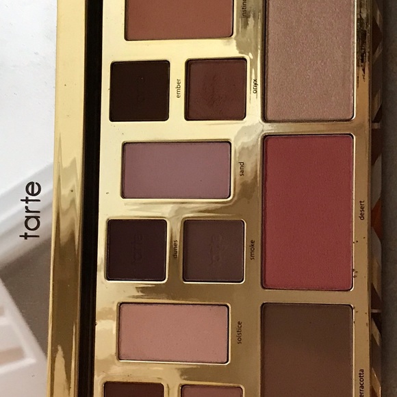 SALE today Only! Tarte palette with makeup bag - Picture 2 of 5